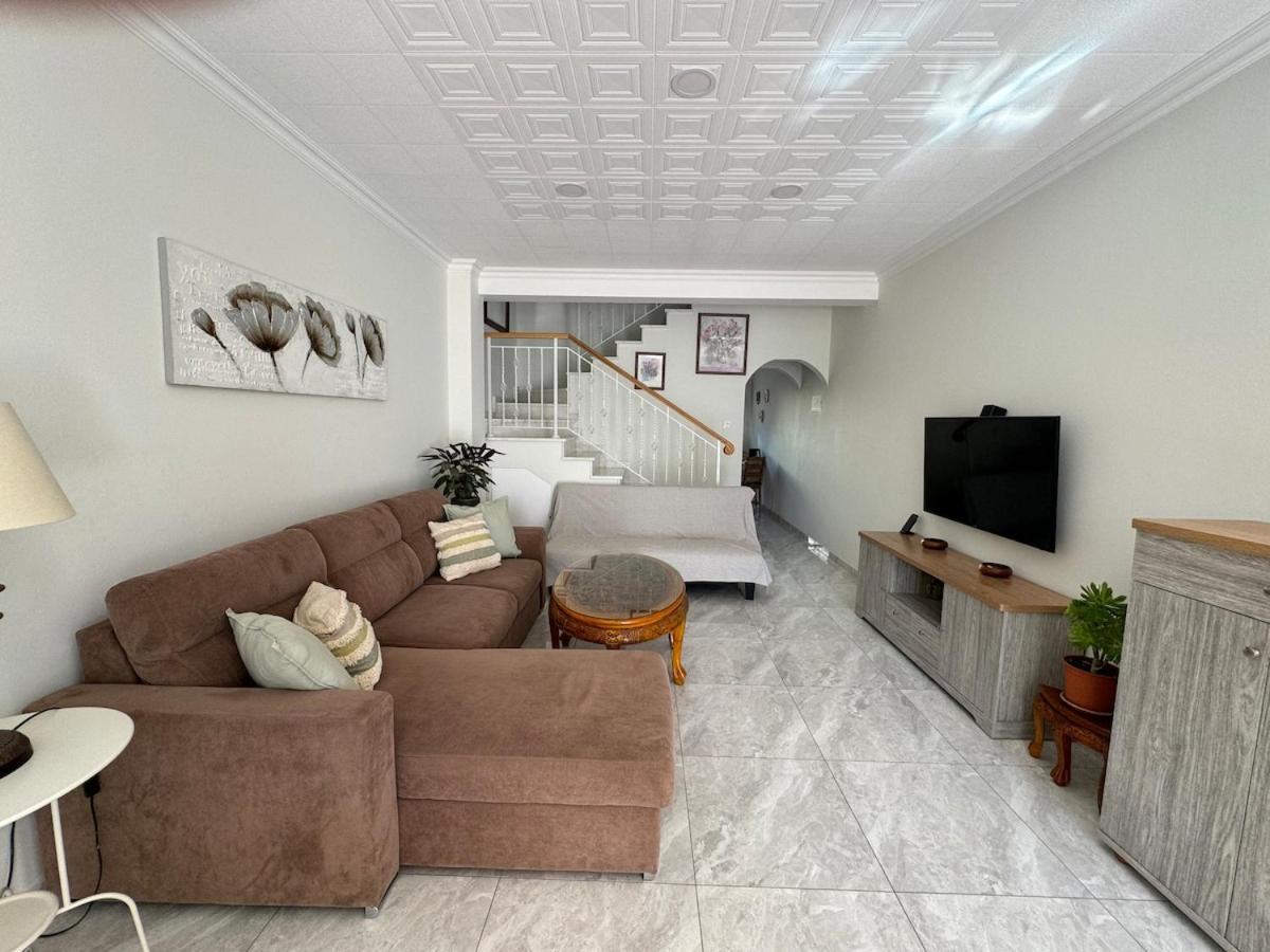 Seaside Serenity Villa ลาร์นาคา ภายนอก รูปภาพ