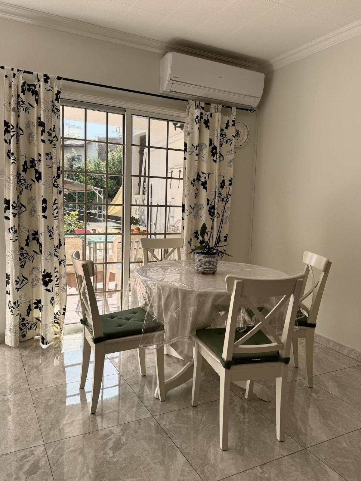 Seaside Serenity Villa ลาร์นาคา ภายนอก รูปภาพ
